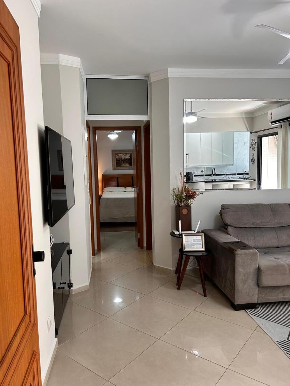 Flat Pitangueira Com Piscina-capitania Varan * Guarujá